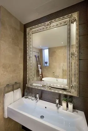 Luxury Tek Büyük Yataklı Oda