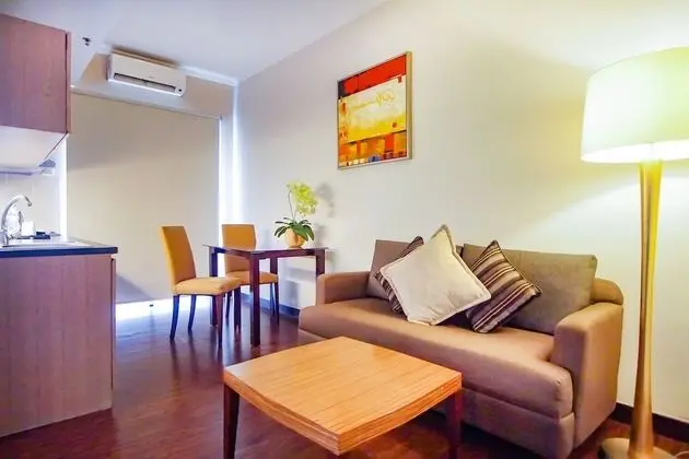 Deluxe Suite Queen Bed