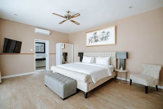 Deluxe Villa