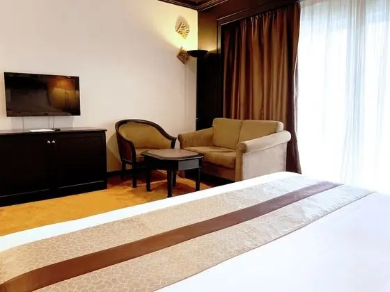 Deluxe King Room