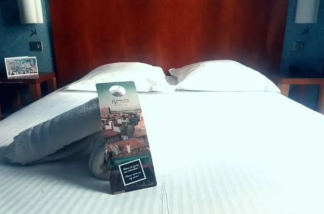 Classic Tek Büyük Yataklı Oda