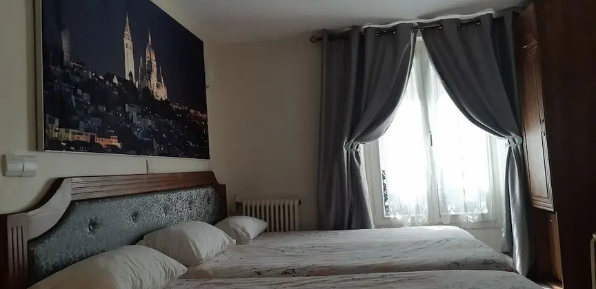 Üç Kişilik Oda