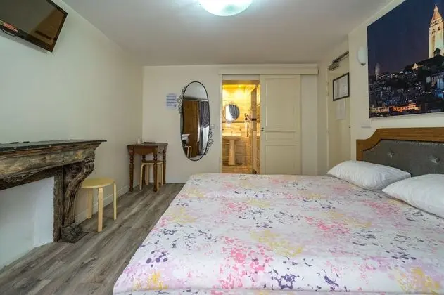 Üç Kişilik Oda