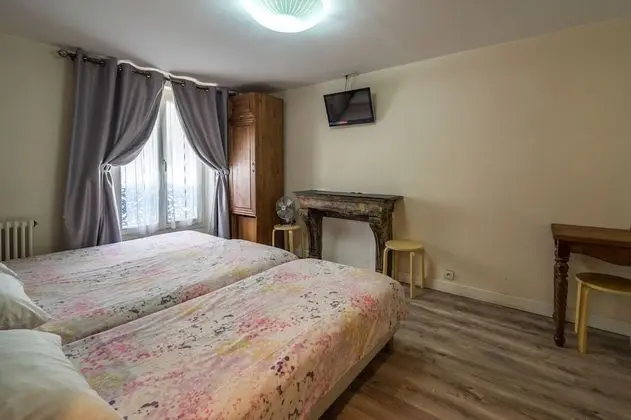 Üç Kişilik Oda