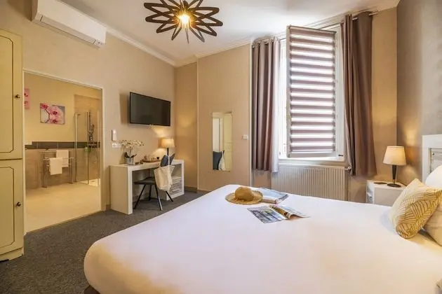 Standard Tek Büyük veya İki Ayrı Yataklı Oda, Şehir Manzaralı