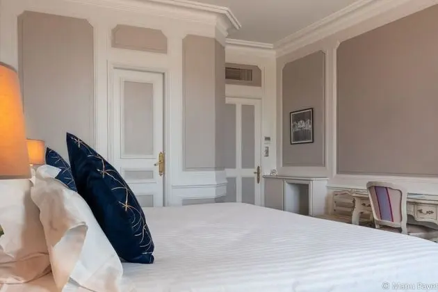 Royal Tek Büyük Yataklı Oda