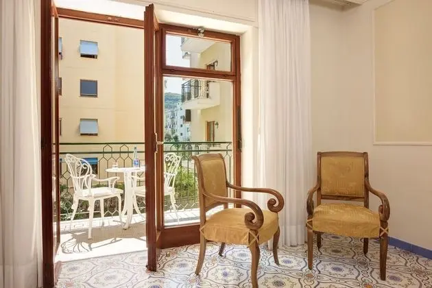 Classic Tek Büyük veya İki Ayrı Yataklı Oda, Balkon