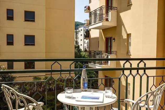 Classic Tek Büyük veya İki Ayrı Yataklı Oda, Balkon