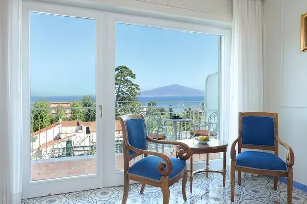 Comfort Tek Büyük veya İki Ayrı Yataklı Oda, Teras, Kısmi Deniz Manzaralı