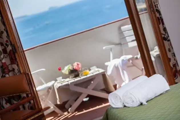 Superior Oda, Balkon, Deniz Manzaralı