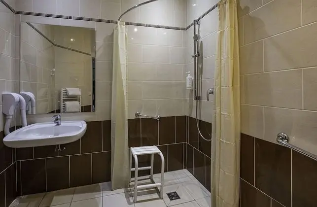 Economy Üç Kişilik Oda