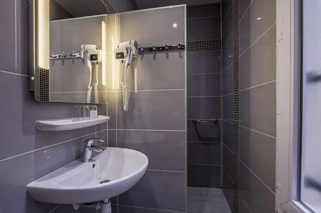 Standard Tek Büyük veya İki Ayrı Yataklı Oda