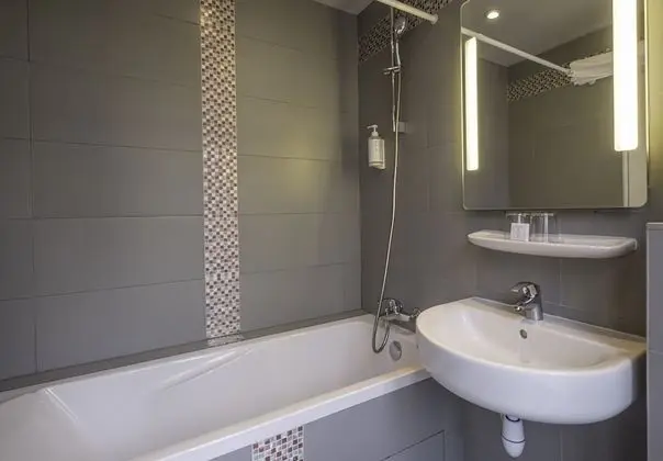 Superior Tek Büyük veya İki Ayrı Yataklı Oda