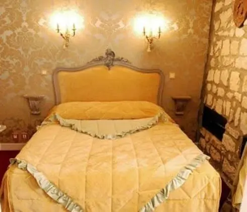 Classic Tek Büyük Yataklı Oda