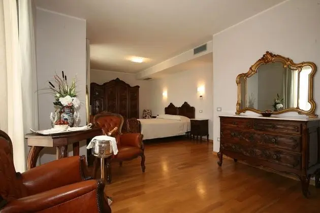 Standard Büyük Yataklı Tek Kişilik Oda