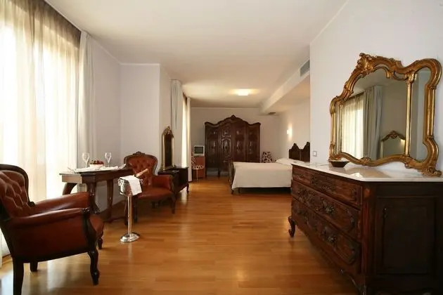 Standard Büyük Yataklı Tek Kişilik Oda