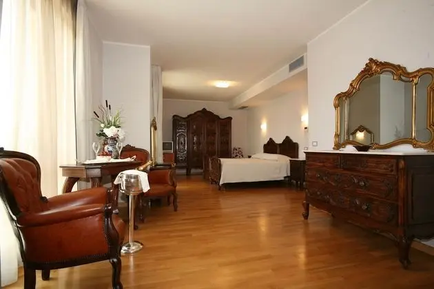 Standard Büyük Yataklı Tek Kişilik Oda