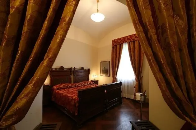 Standard Tek Büyük Yataklı Oda