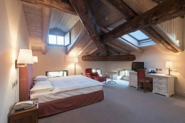 Deluxe Tek Büyük veya İki Ayrı Yataklı Oda