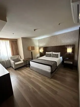 Standart Oda, Şehir Manzaralı