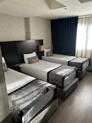 Triple, Şehir veya Dağ Manzaralı, Klimalı