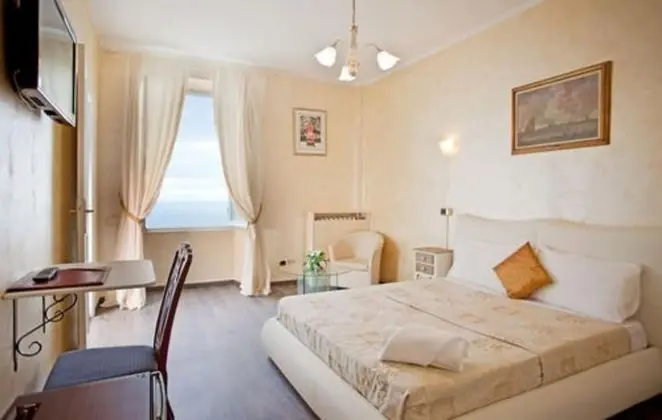 Superior Tek Büyük Yataklı Oda, Deniz Manzaralı