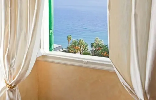 Superior Tek Büyük Yataklı Oda, Deniz Manzaralı