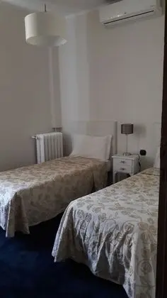 Tek Büyük Yataklı Oda, 2 Tek Kişilik Yatak, Deniz Manzaralı