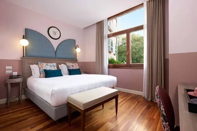 Standard Oda, 1 En Büyük (King) Boy Yatak, Avlu Manzaralı