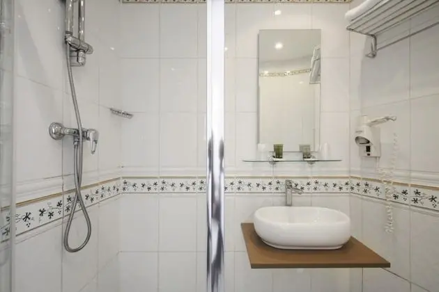 Standard Tek Büyük veya İki Ayrı Yataklı Oda