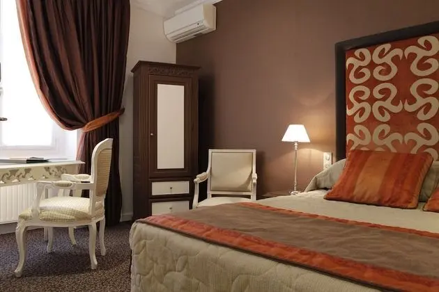 Comfort Tek Büyük Yataklı Oda