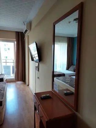 Double and Single, Pool View