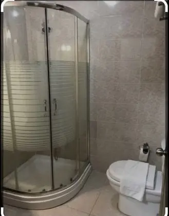 Tek Kişilik, Şehir Manzaralı