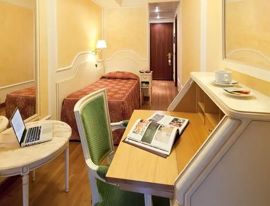 Tek Kişilik Oda, Dağ Yamacı