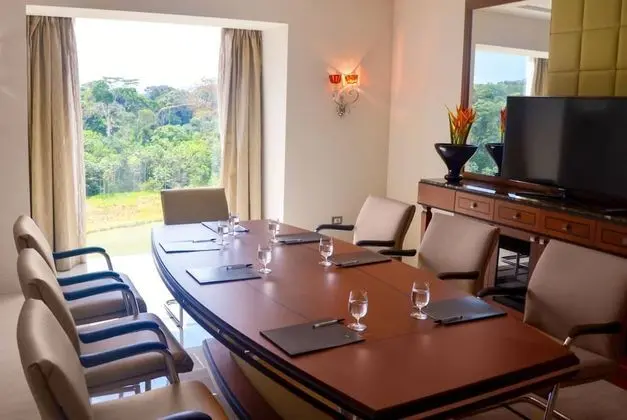 Süit, Sigara İçilmez, Havuz Manzaralı