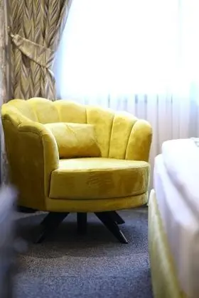 Family Tek Büyük Yataklı Oda