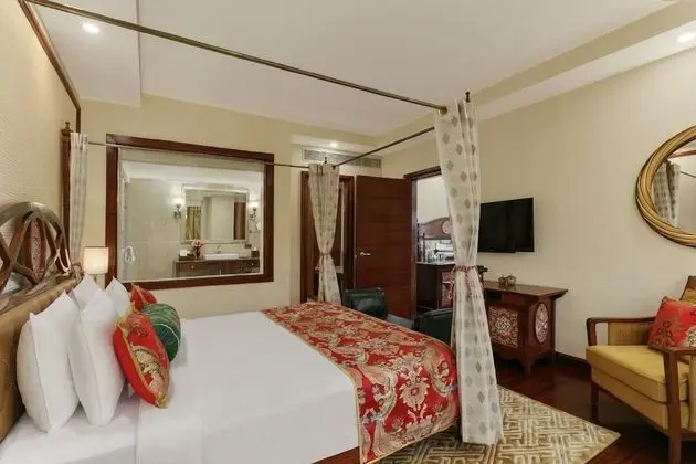 Heritage Suite with Garden View