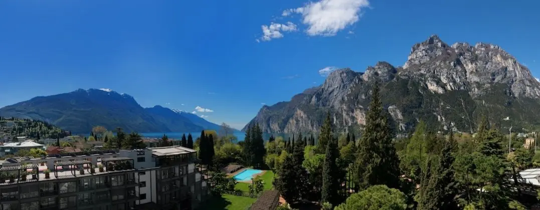 Deluxe Room, Lake View, SPA access included