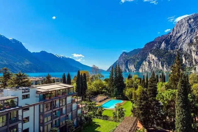 Deluxe Room, Lake View, SPA access included