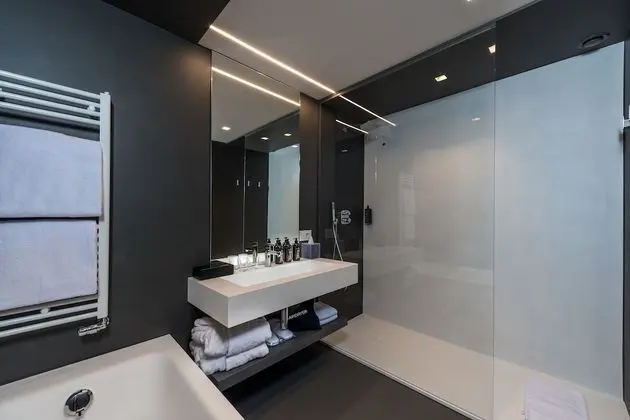 Deluxe Suite, Lake View, SPA access included