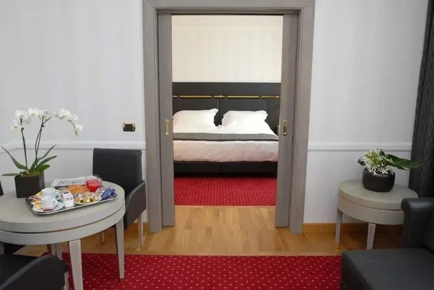Suite B