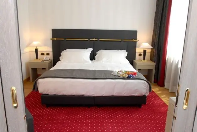 Suite B