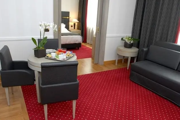 Suite B
