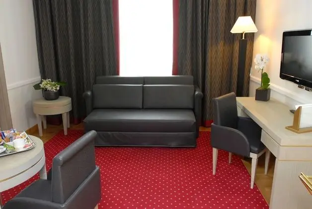 Suite B