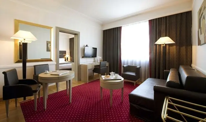 Suite B