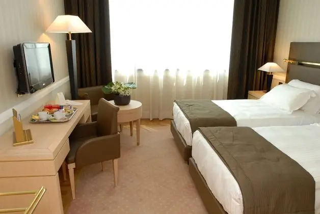Superior Double Room with Single Beds