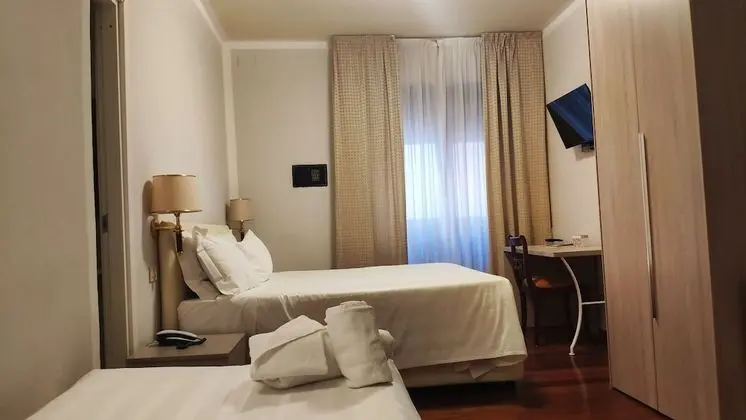 Üç Kişilik Oda