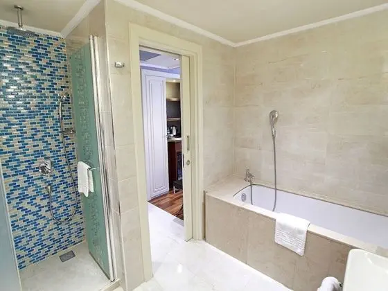Deluxe Üç Kişilik Oda
