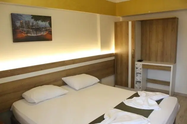 Çift Kişilik, Şehir Manzaralı