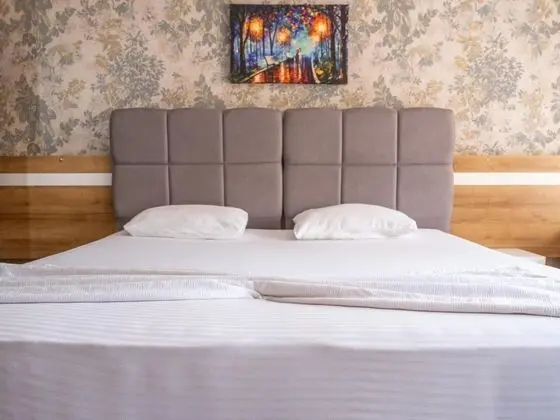 Triple, Şehir Manzaralı